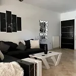 Anna Kavros Luxury 干尼亞
