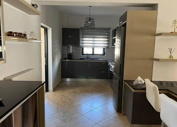 Anna Kavros Luxury Apartment *